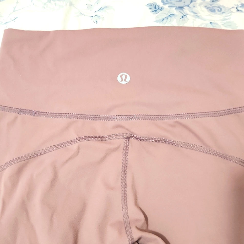 Lululemon Mauve High-Waisted Leggings